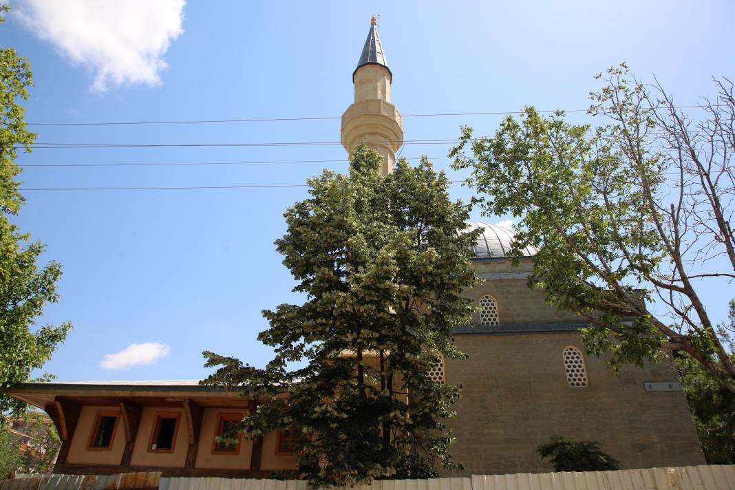 5 asırlık Hersekzade Ahmet Paşa Camisi için aranan ‘Keşan taşı’ 3 yıl sonra bulundu. Adı ‘Evliya Çelebi'nin Seyahatnamesi'nde geçiyor 20